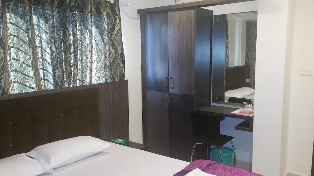 Capital Suites Bangalore Exterior foto